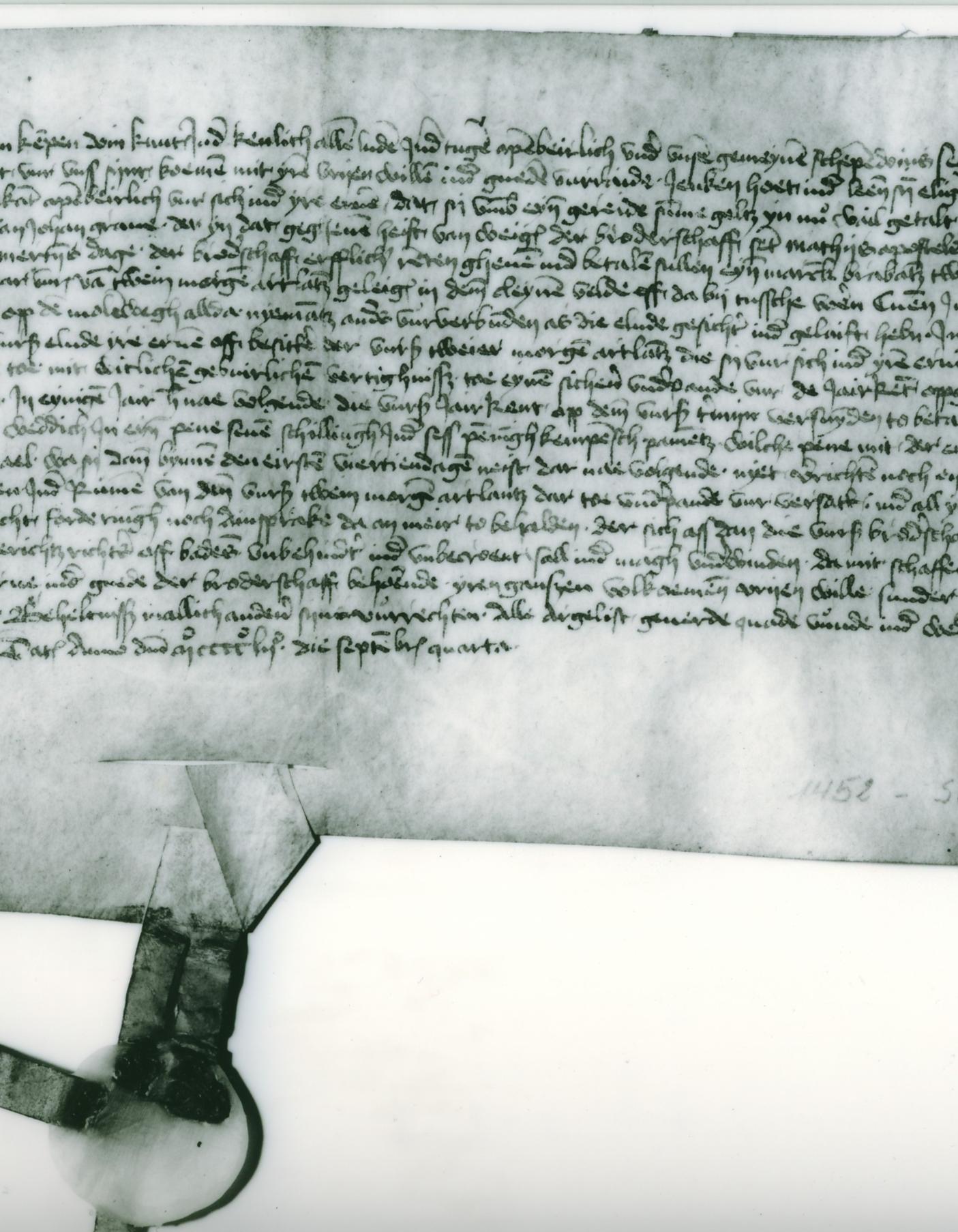Schöffenbrief von 1452, in dem bestätigt wird, dass die Kempener Matthias-Bruderschaft eine jährliche Rente von den Eheleute Hoet bezieht.
